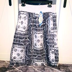 ✨J. Gee Beautiful Skirt✨